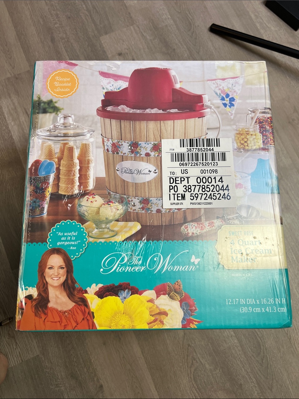 New in Box The Pioneer Woman 4 Quart Ice Cream Maker